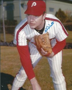 AUTOGRAPHED EDDIE WATT 8x10 Philadelphia Phillies Photo