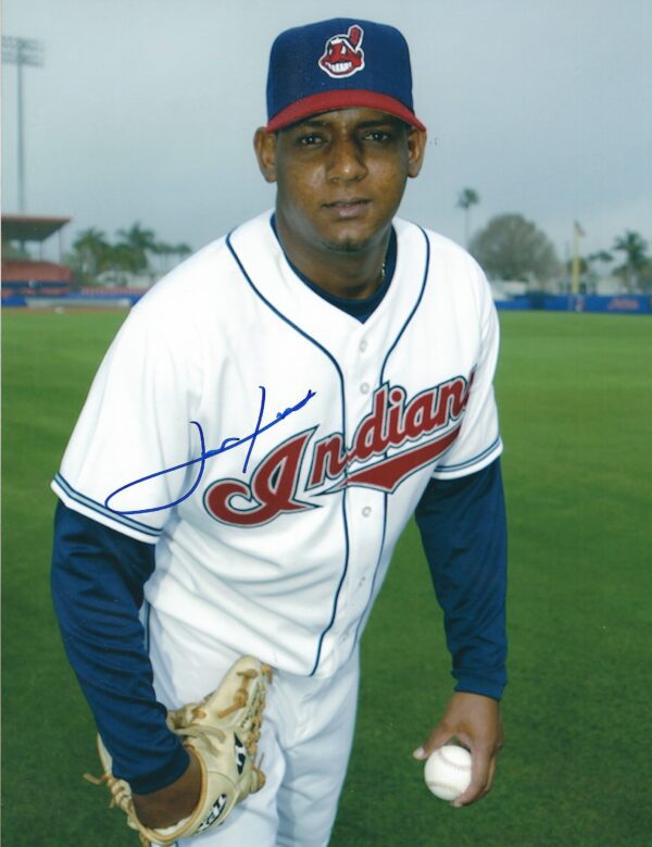 AUTOGRAPHED JUAN LARA 8X10 Cleveland Indians Photo