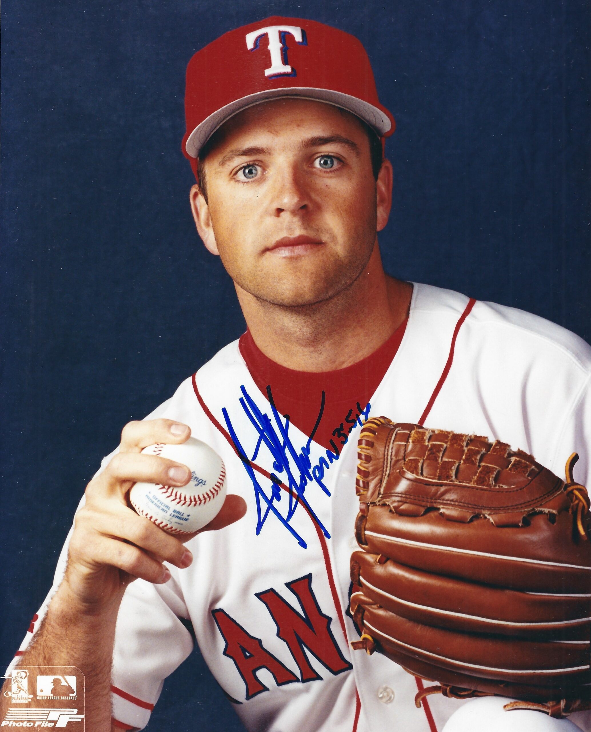 AUTOGRAPHED ROY OSWALT 8X10 Texas Rangers Photo - Main Line Autographs