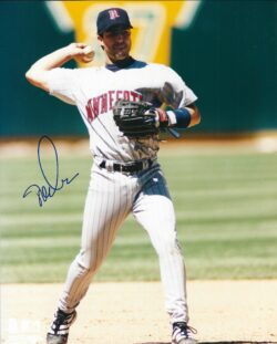 AUTOGRAPHED TODD WALKER 8X10 Minnesota Twins Photo