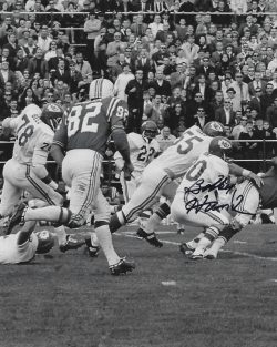 Autographed BOBBY HUNT 8X10 Kansas City Chiefs Photo