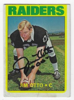 Autographed JIM OTTO Oakland Raiders 1972 Topps Card