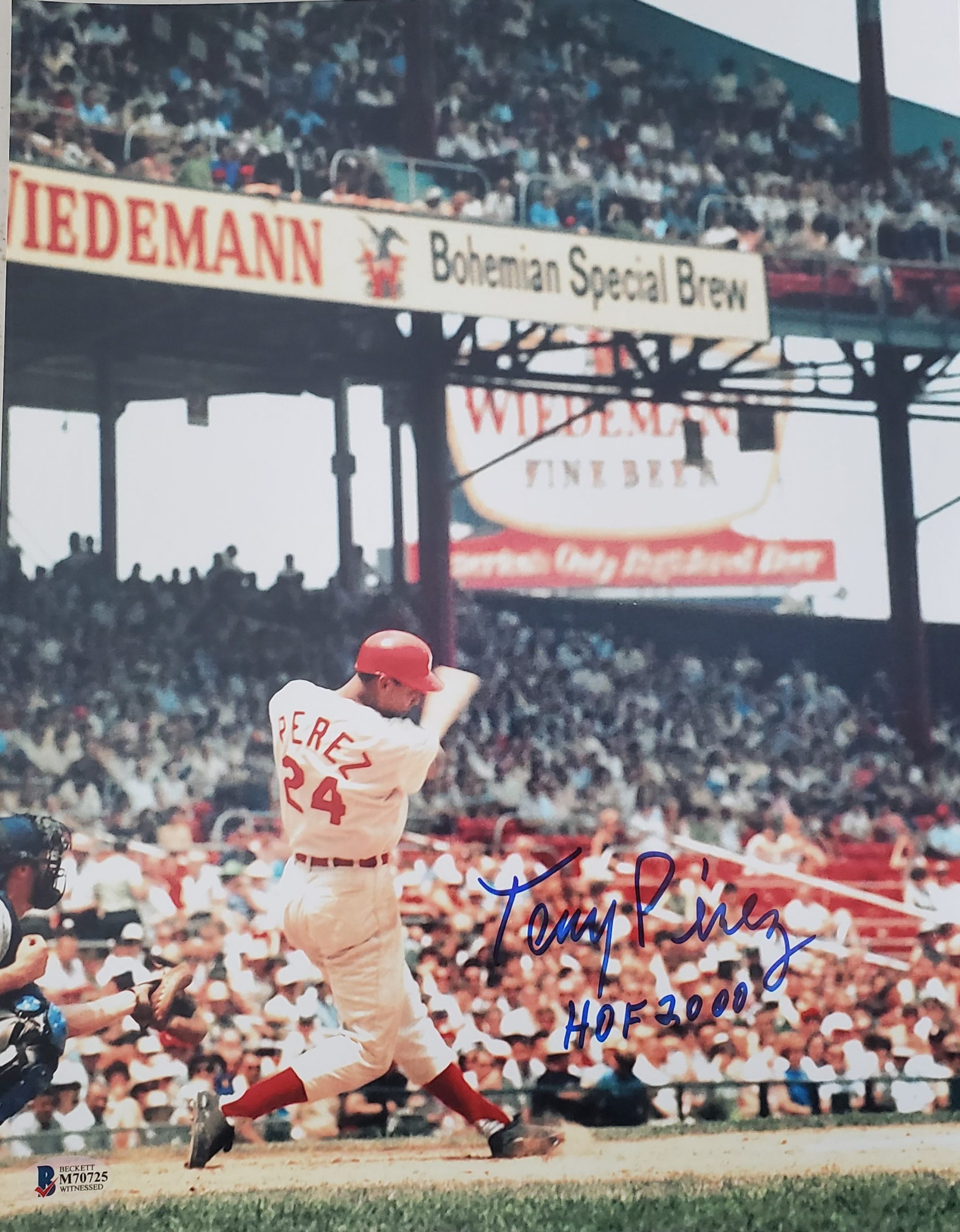 Autographed Tony Perez Cincinnati Reds 11x14 Photo - Main Line