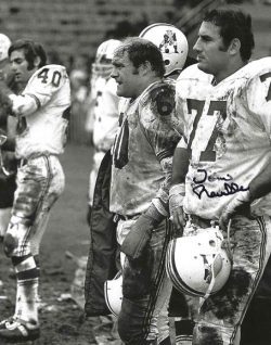 Autographed TOM NEVILLE 8X10 New England Patriots photo