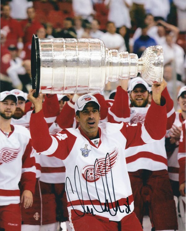Autographed CHRIS CHELIOS 8X10 Detroit Red Wings Photo PSA/DNA