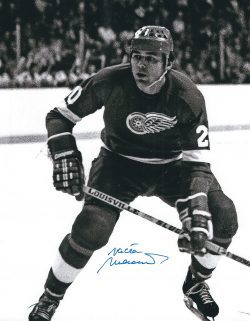 Autographed VACLAV NEDOMANSKY 8X10 Detroit Red Wings Photo