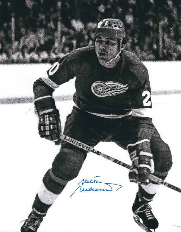 Autographed VACLAV NEDOMANSKY 8X10 Detroit Red Wings Photo