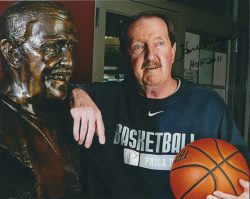 Autographed HERB MAGEE 8X10 Philadelphia University photo