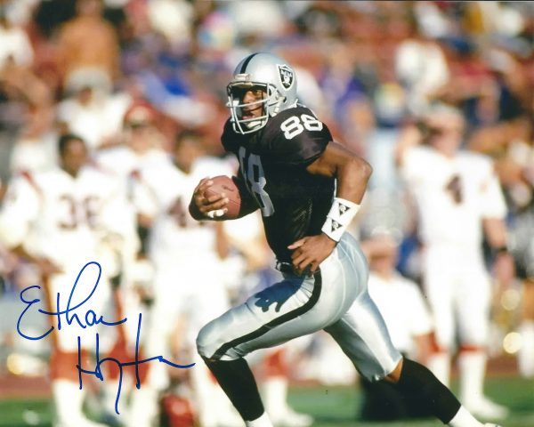 Autographed ETHAN HORTON 8X10 Oakland Raiders photo