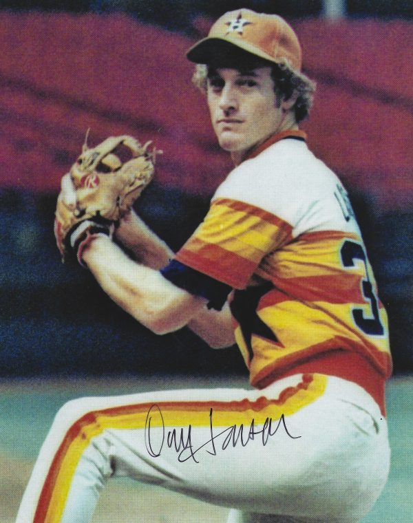 AUTOGRAPHED DAN LARSON 8x10 Houston Astros Photo