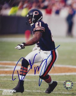 AUTOGRAPHED R.W. McQUARTERS 8x10 Chicago Bears Photo