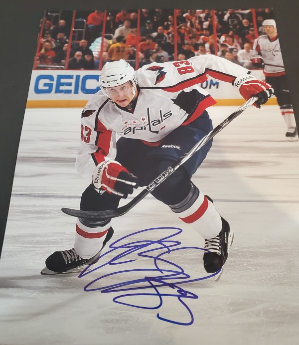 Autographed JAY BEAGLE 11X14 Washington Capitals Photo
