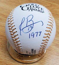 Autographed JUAN BENIQUEZ "1977" Official Rawlings Gold Glove Major League Baseball