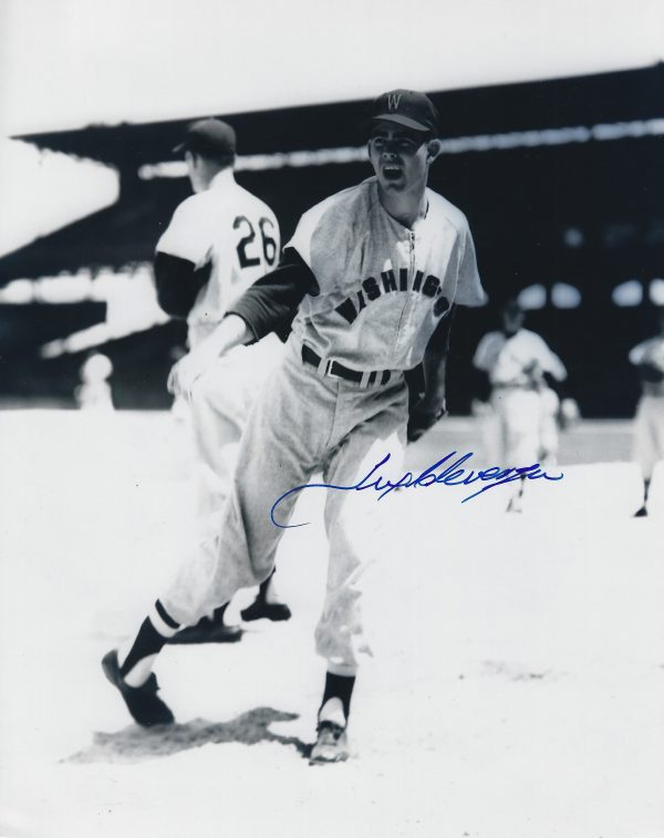 AUTOGRAPHED TEX CLEVENGER 8X10 Washington Senators Photo