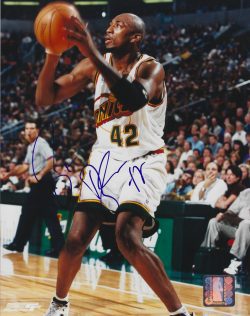 Autographed VIN BAKER 8X10 Seattle SuperSonics photo
