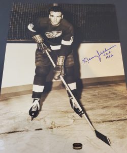 Autographed NORM ULLMAN 11x14 Detroit Red Wings photo