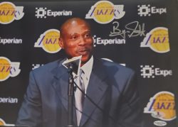 Autographed BYRON SCOTT 11x14 Los Angeles Lakers Photo