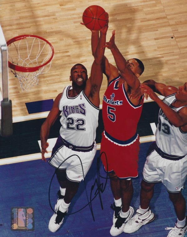 AUTOGRAPHED JUWAN HOWARD 8x10 Washington Bullets Photo