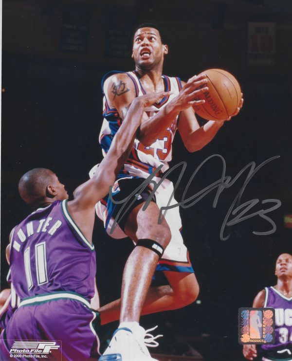 Autographed MARCUS CAMBY 8X10 New York Knicks photo