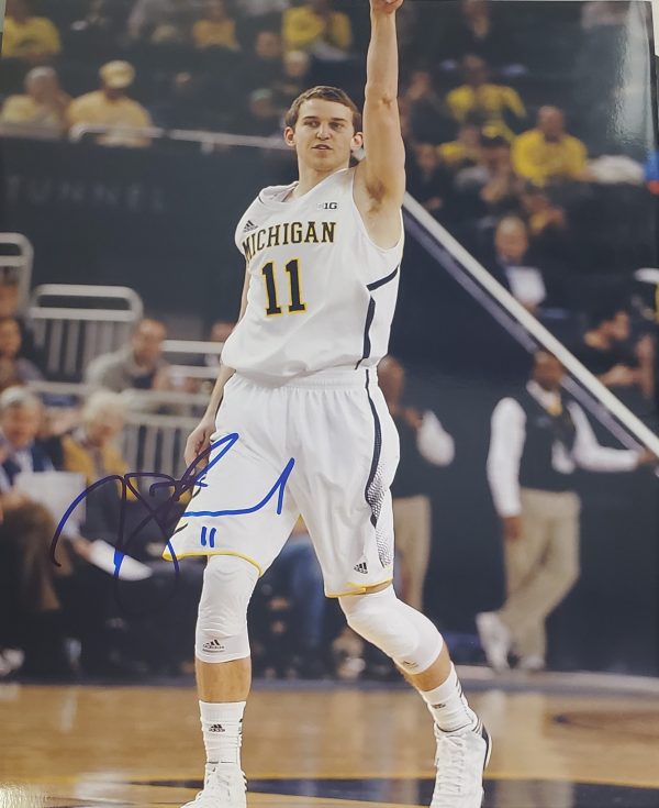 Autographed NIK STAUSKAS 11x14 Michigan Wolverines Photo