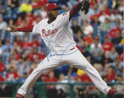 AUTOGRAPHED ROBERTO HERNANDEZ 8X10 Philadelphia Phillies Photo