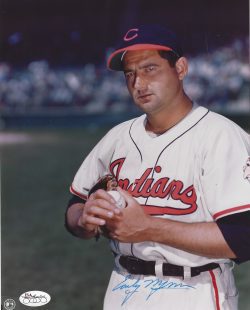 Autographed EARLY WYNN 8X10 CLEVELAND INDIANS photo JSA Hologram