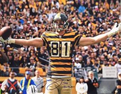 Autographed JESSE JAMES Pittsburgh Steelers 11x14 Photo