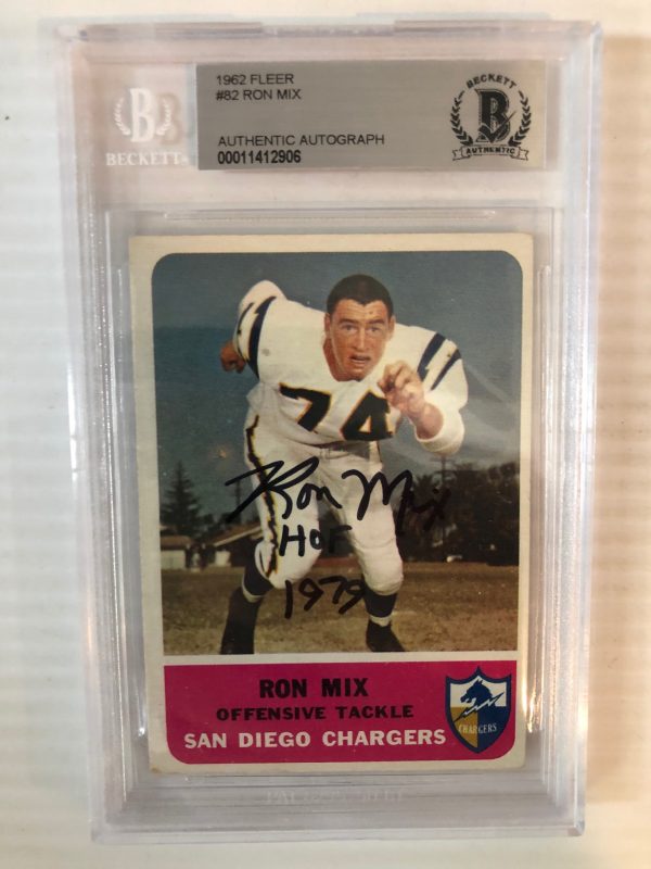 Autographed 1962 Fleer Ron Mix San Diego Chargers Card #82 Beckett Slabbed BAS