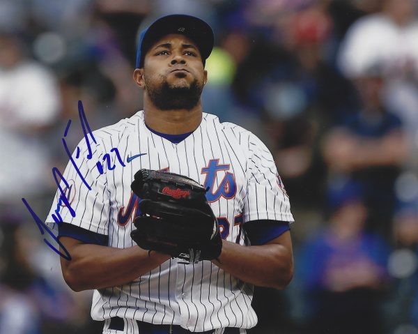 AUTOGRAPHED JEURYS FAMILIA 8x10 New York Mets Photo