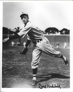 Autographed CARL HUBBELL 8x10 New York Giants Photo