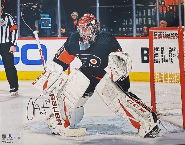 Autographed CARTER HART 16x20 Philadelphia Flyers Photo Fanatics