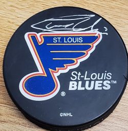 Autographed GARRY UNGER St. Louis Blues Hockey Puck