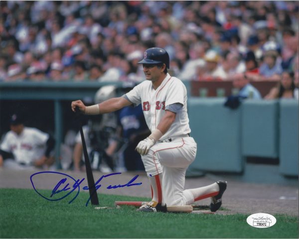 Autographed CARL YASTRZEMSKI 8X10 Boston Red Sox  JSA COA