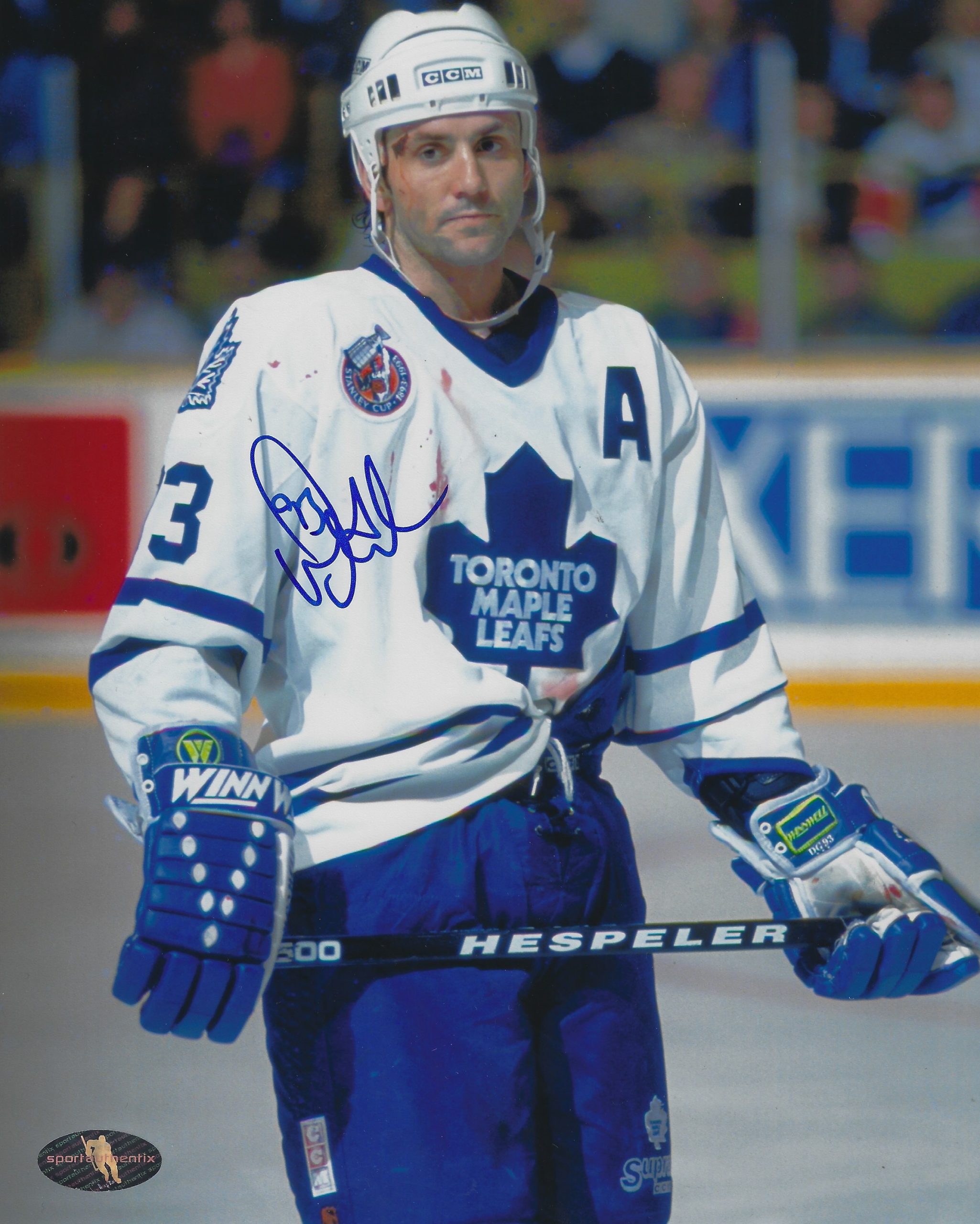 Doug Gilmour Signed Maple Leafs 8x10 Photo (Beckett)