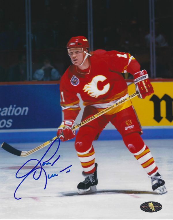 Autographed GARY LEEMAN 8X10 Calgary Flames Photo