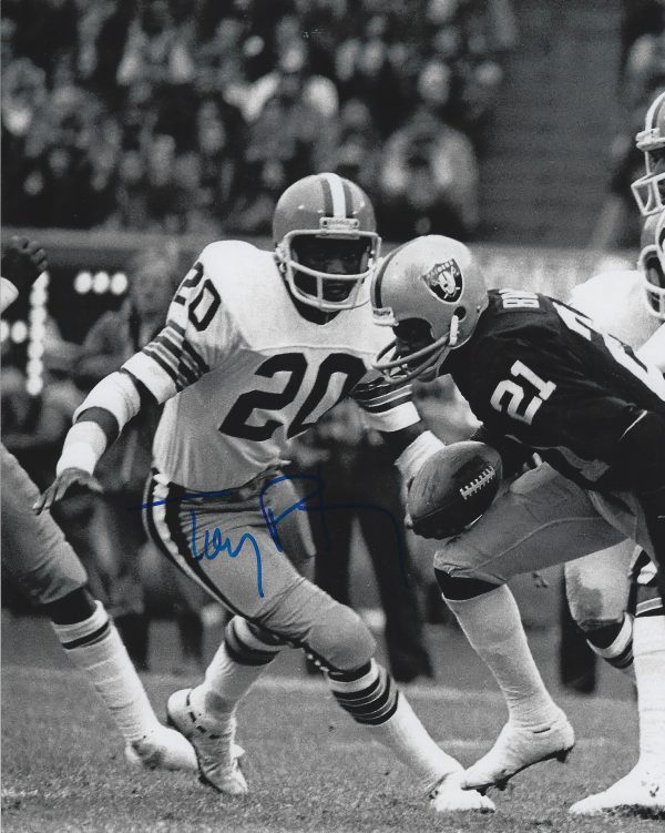 Autographed TONY PETERS 8x10 Cleveland Browns Photo