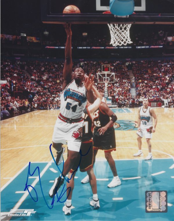 Autographed OBINNA EKEZIE Vancouver Grizzlies 8x10 Photo