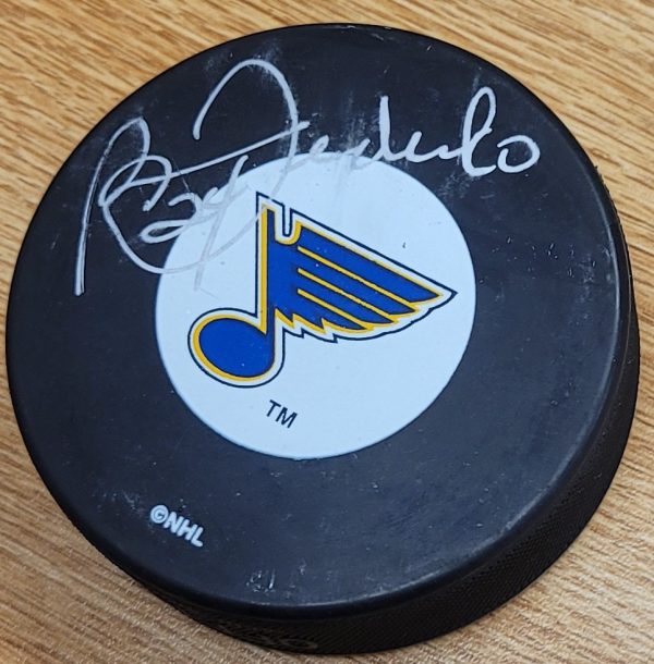 Autographed BERNIE FEDERKO St. Louis Blues Hockey Puck