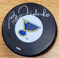 Autographed BERNIE FEDERKO St. Louis Blues Hockey Puck