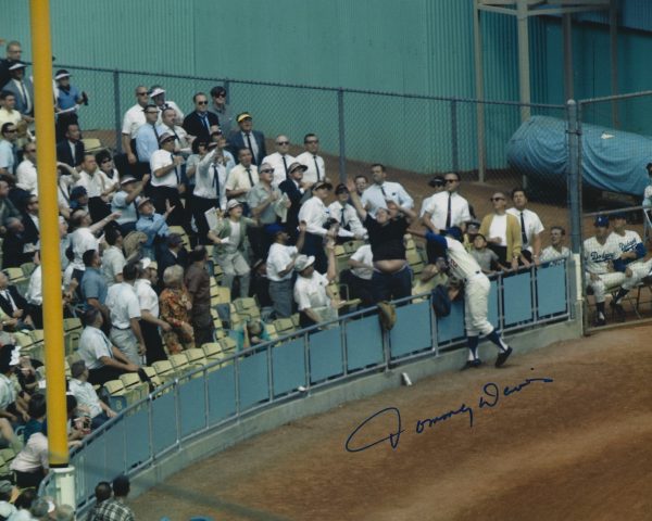 AUTOGRAPHED TOMMY DAVIS 8x10 Los Angeles Dodgers Photo