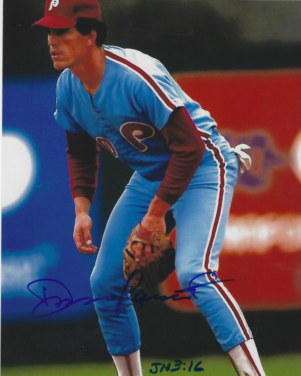 AUTOGRAPHED DAVE ROBERTS 8X10 Philadelphia Phillies Photo