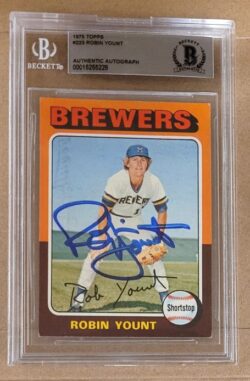 Signed Robin Yount Brewers 1975 Topps Rookie card #223 BAS Beckett Slabbed