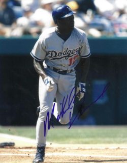 AUTOGRAPHED MICHAEL DEVEREAUX 8x10 Los Angeles Dodgers photo