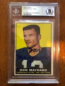Autographed 1961 Topps Don Maynard N Y Titans Rookie Card #150 BAS Beckett Slabbed