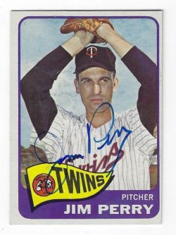 Autographed Jim Perry Minnesota Twins 1965 Topps Card