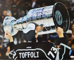 Autographed TYLER TOFFOLI "2014 SC Champs" 16x20 Los Angeles Kings Photo JSA Hologram