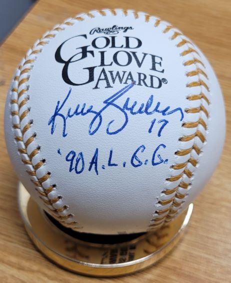 Autographed KELLY GRUBER Official Gold Glove Major League Baseball - Main  Line Autographs