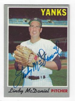 Autographed Lindy McDaniel New York Yankees 1970 TOPPS card #493