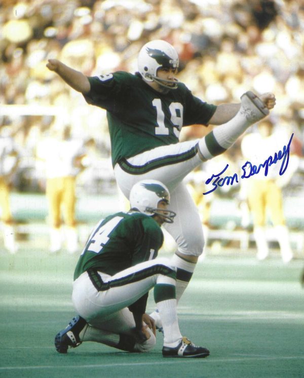 Autographed TOM DEMPSEY 8X10 Philadelphia Eagles Photo