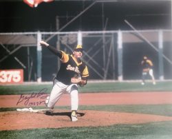 Autographed Gaylord Perry "1978 Cy Young" San Diego Padres 16x20 photo